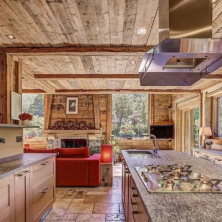 Magnificent Bortji Chalet Дом отдыха *